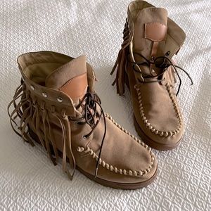 Moccasin wedges with fringe